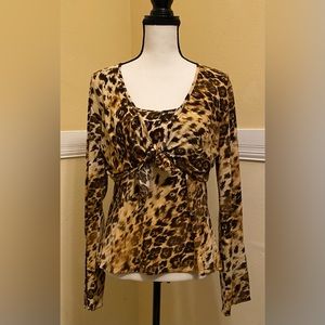 Mesmerize Ladies 2 piece Tank/ Shrug Set; XL; Animal print; Flattering; NWOT.